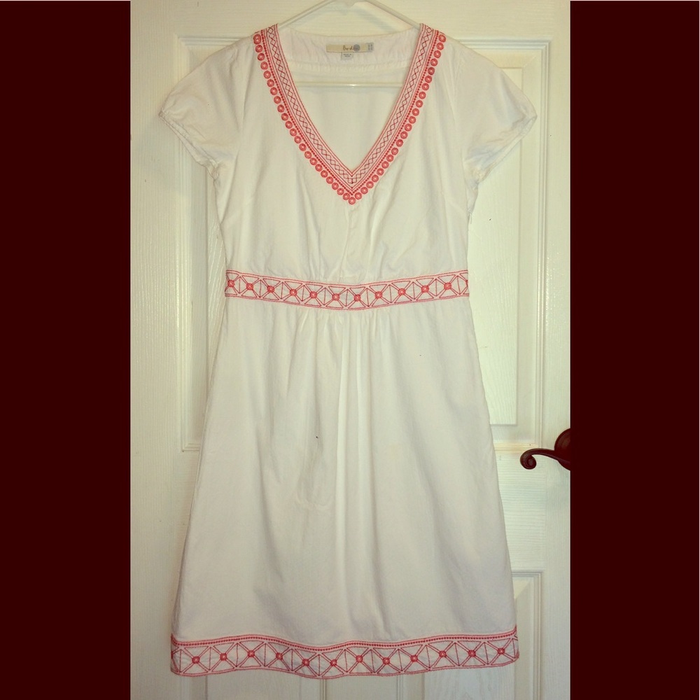 Boden White Textured Dress Size 4 EUC